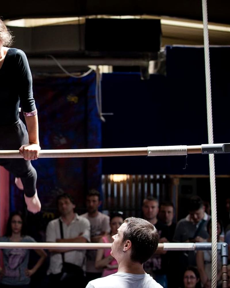 Gimnastičarka na dvovisinskom razboju